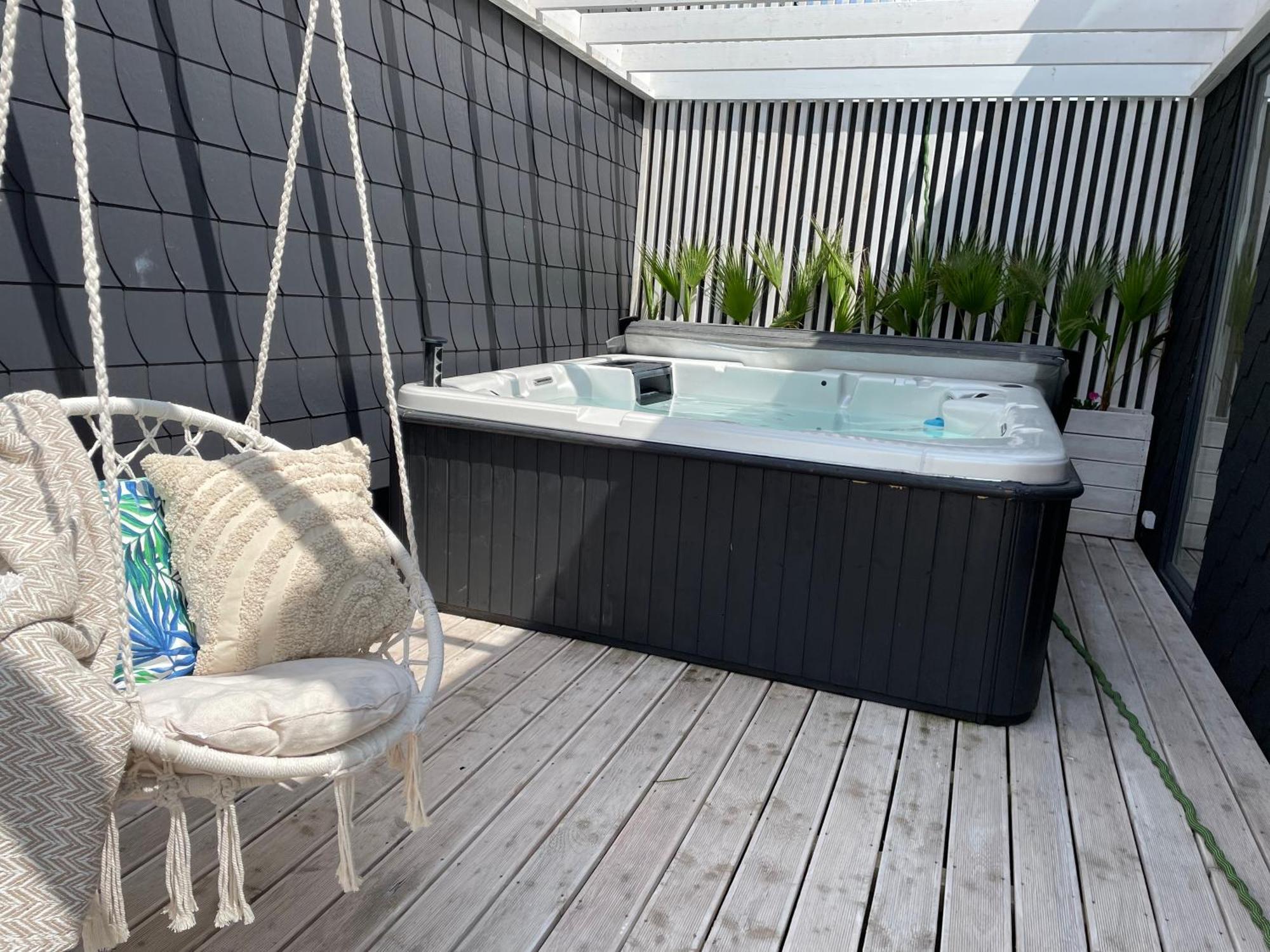 Summer House- Domek z jacuzzi Wrzosowo  Buitenkant foto