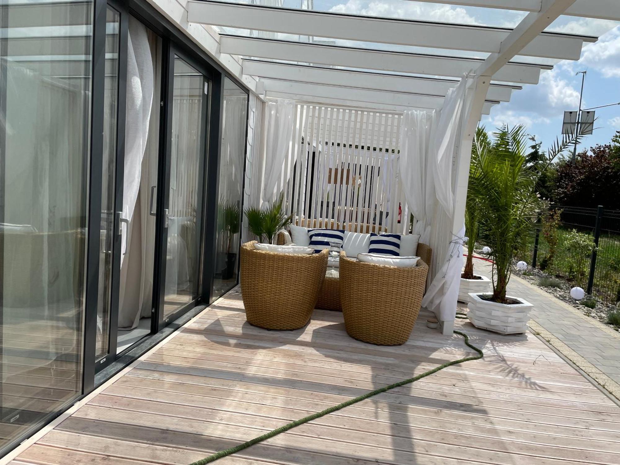 Summer House- Domek z jacuzzi Wrzosowo  Buitenkant foto